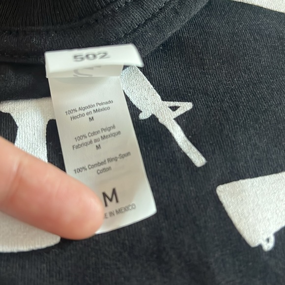 NWOT Anti-Flag punk rock band “No Borders No Nations” graphic t-shirt sz M - Picture 4 of 4